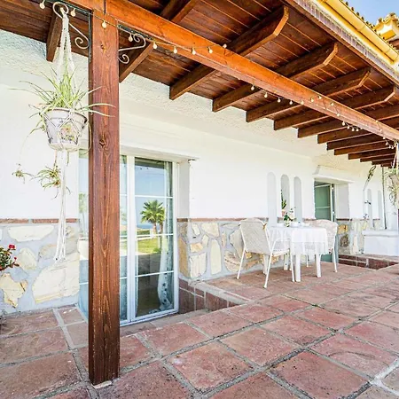 3 Bedroom Gorgeous In Holiday home Estepona