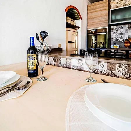 3 Bedroom Gorgeous In Holiday home *