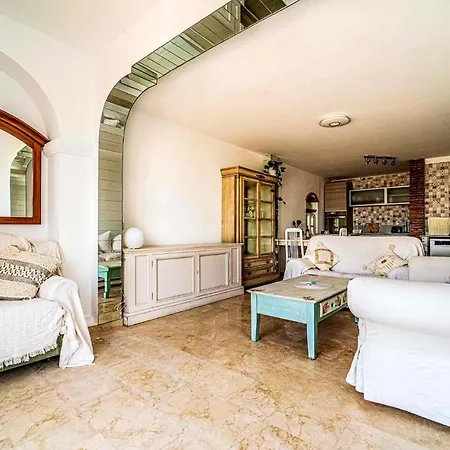 Holiday home 3 Bedroom Gorgeous In Estepona